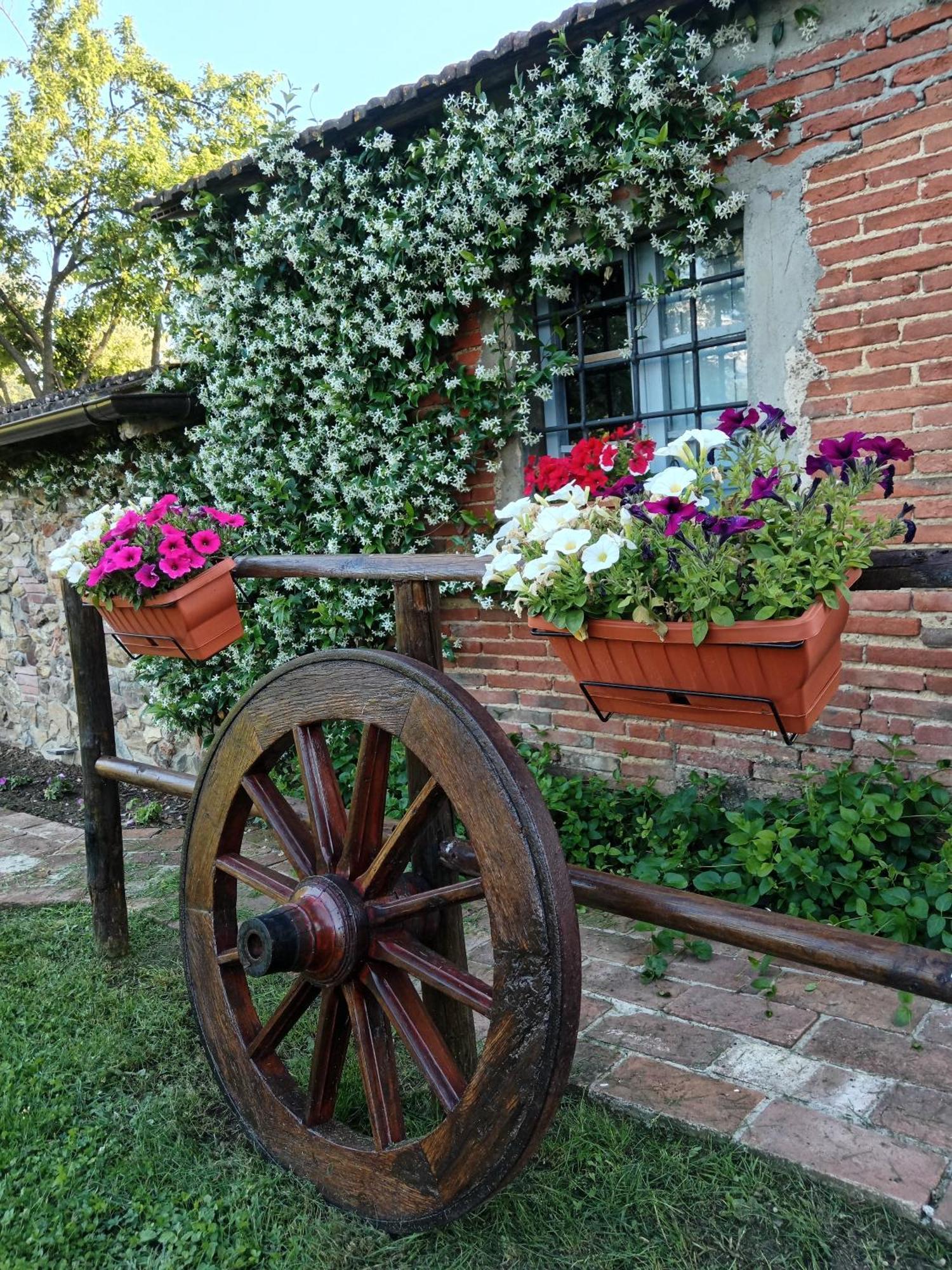 Casale - La Camera Di Leda Lamporecchio Buitenkant foto