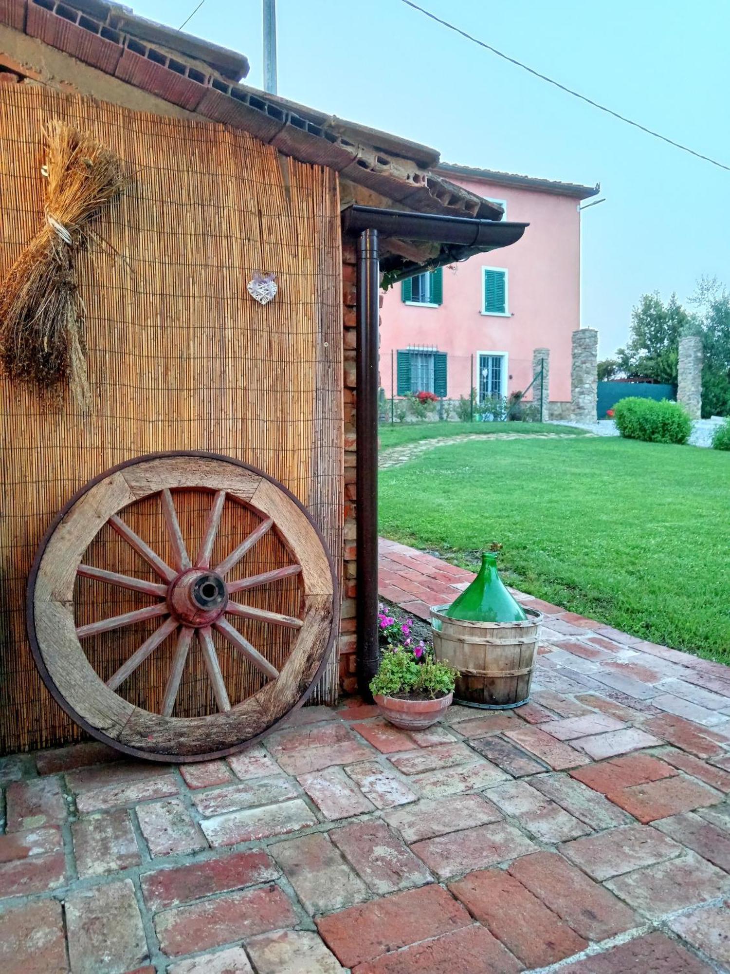 Casale - La Camera Di Leda Lamporecchio Buitenkant foto